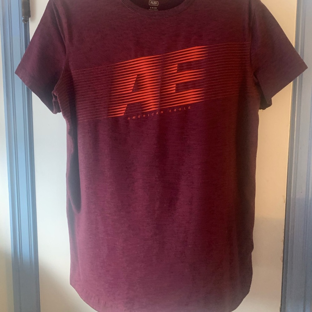American Eagle tshirt 🎈